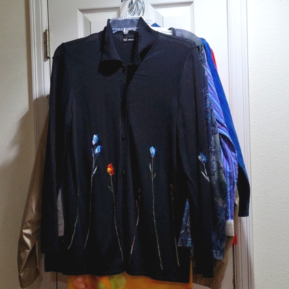 EUC SUI by Anna Sui Button Front Floral Embroidered Long Sleeve Top Cardigan